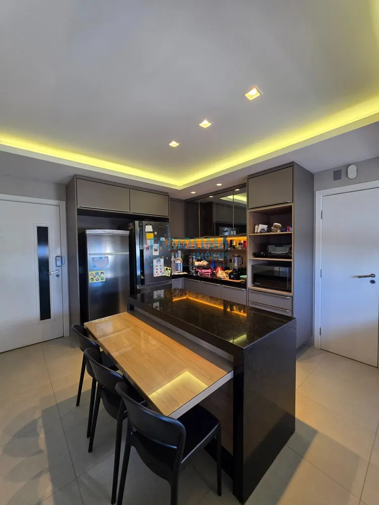 Apartamento, 3 quartos, 195 m² - Foto 2