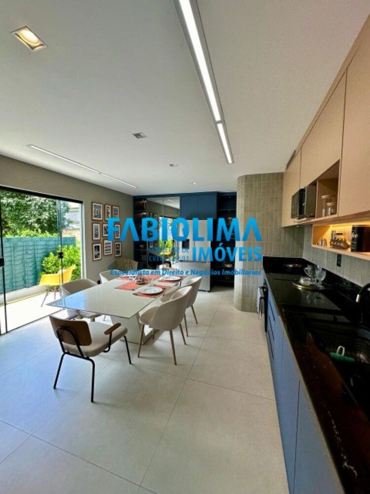 Casa à venda com 3 quartos, 400m² - Foto 1