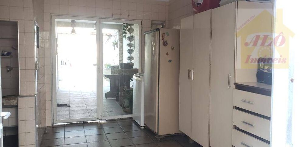 Sobrado à venda com 5 quartos, 258m² - Foto 6