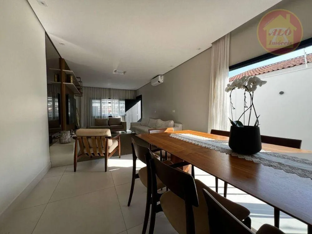 Casa, 2 quartos, 210 m² - Foto 1