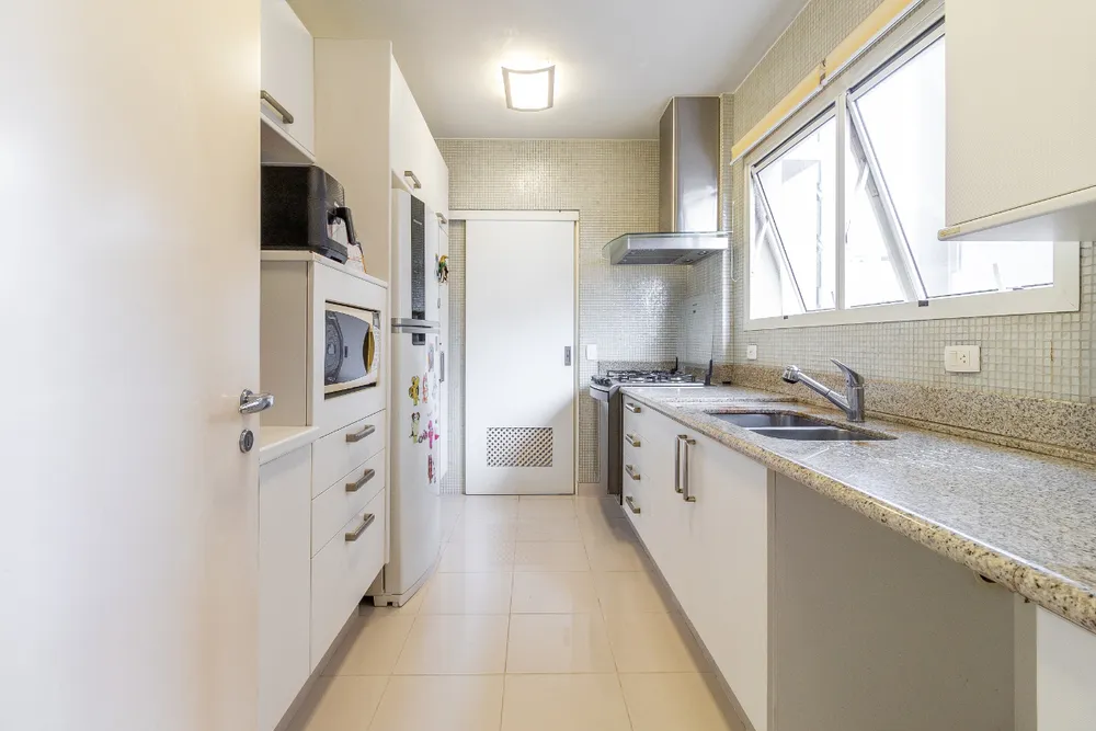 Apartamento, 3 quartos, 210 m² - Foto 2