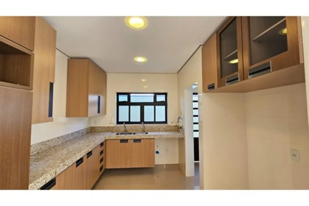 Casa, 4 quartos, 241 m² - Foto 2