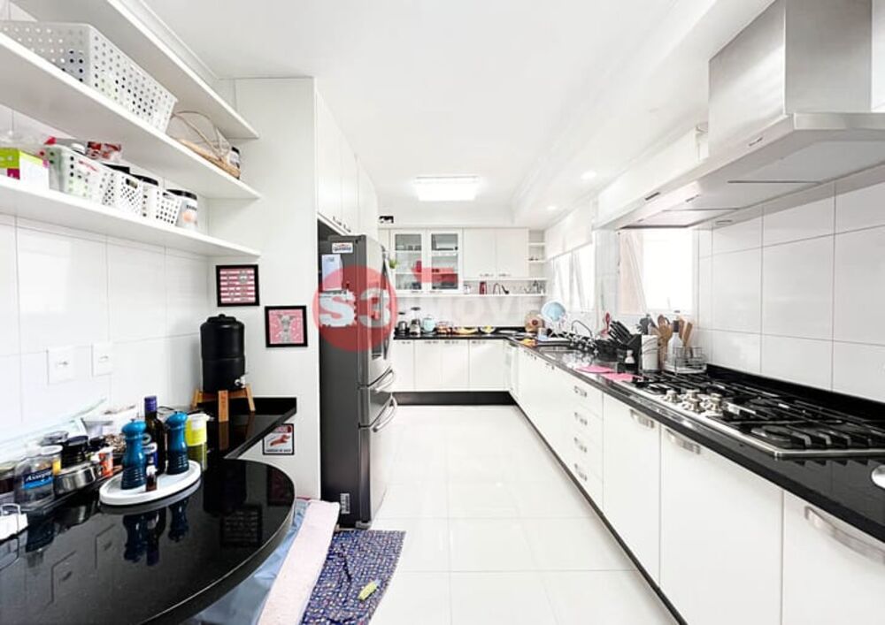 Apartamento à venda com 3 quartos, 226m² - Foto 8