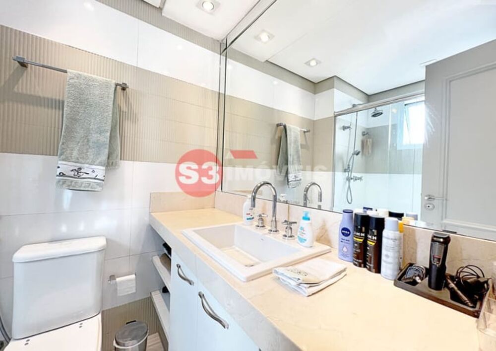 Apartamento à venda com 3 quartos, 226m² - Foto 7