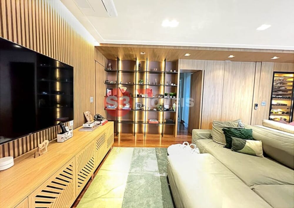 Apartamento à venda com 3 quartos, 226m² - Foto 3