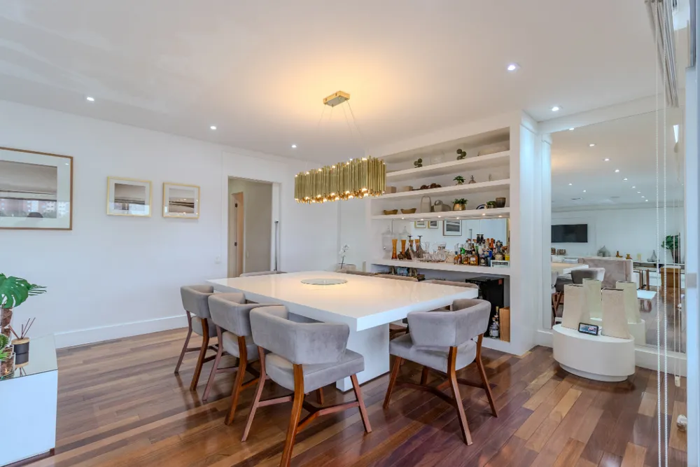 Apartamento, 3 quartos, 242 m² - Foto 2