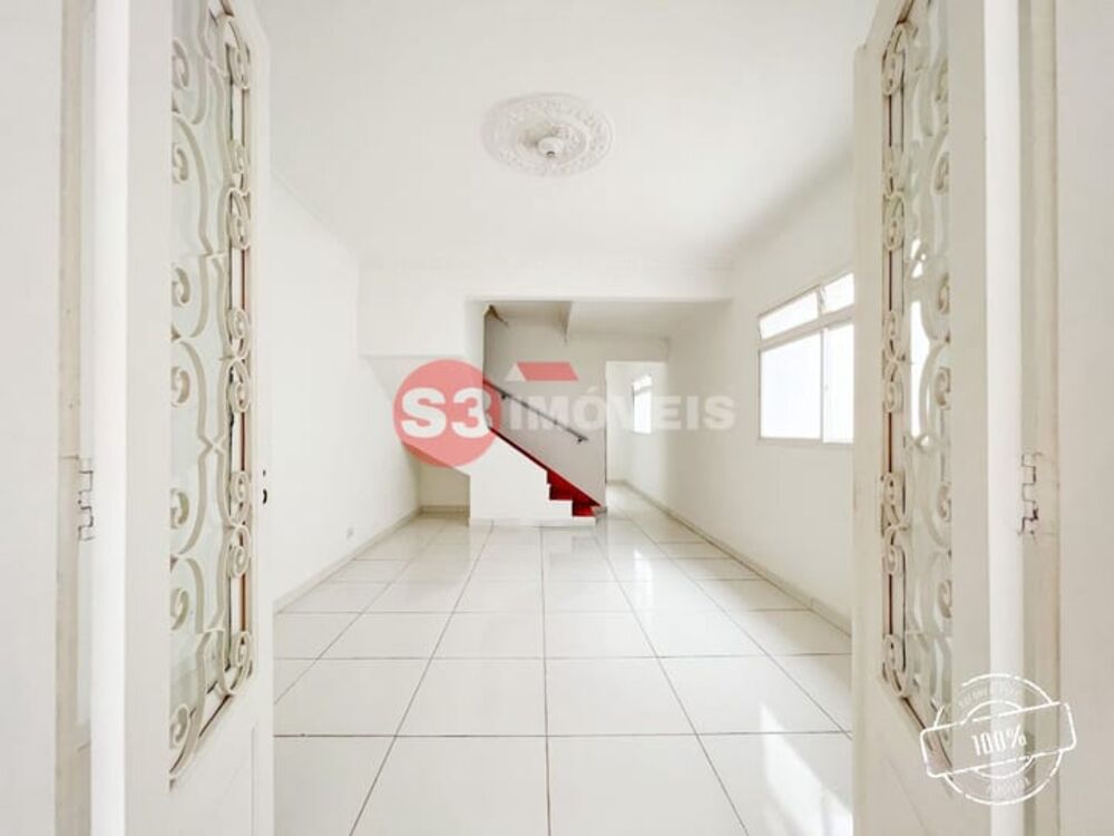 Casa à venda com 3 quartos, 180m² - Foto 1