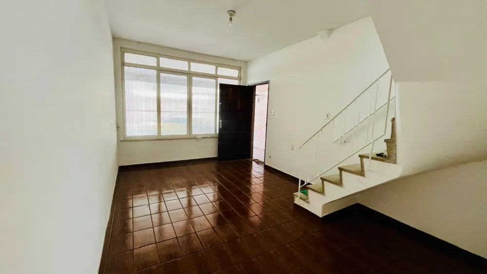Casa, 6 quartos, 120 m² - Foto 1