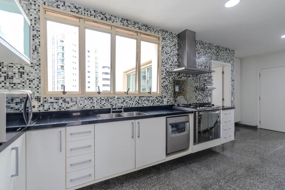 Apartamento, 3 quartos, 237 m² - Foto 2