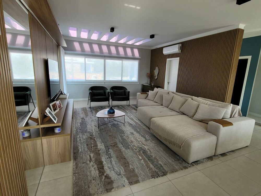 Casa de Condomínio à venda com 4 quartos, 400m² - Foto 2