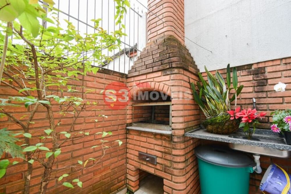 Casa à venda com 3 quartos, 244m² - Foto 4