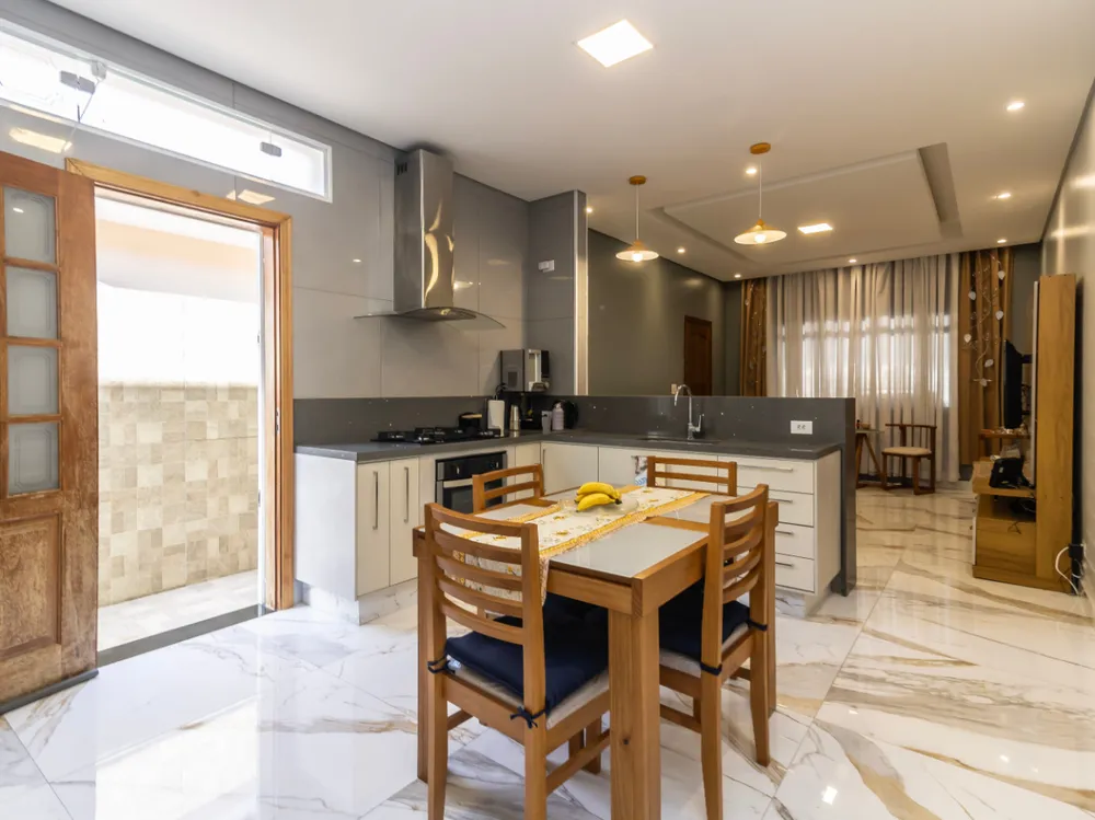 Casa, 3 quartos, 216 m² - Foto 1