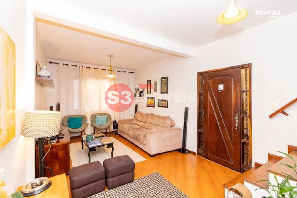 Casa, 4 quartos, 133 m² - Foto 1