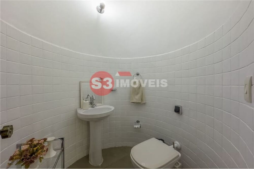 Casa de Condomínio à venda com 3 quartos, 379m² - Foto 1