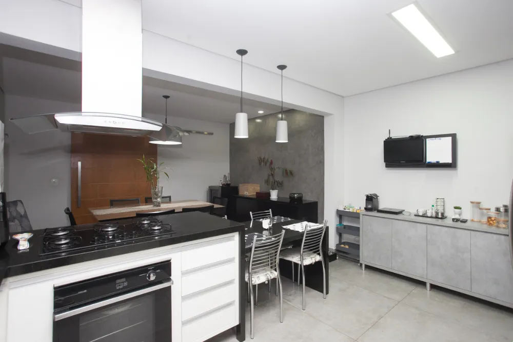 Sobrado, 3 quartos, 200 m² - Foto 1