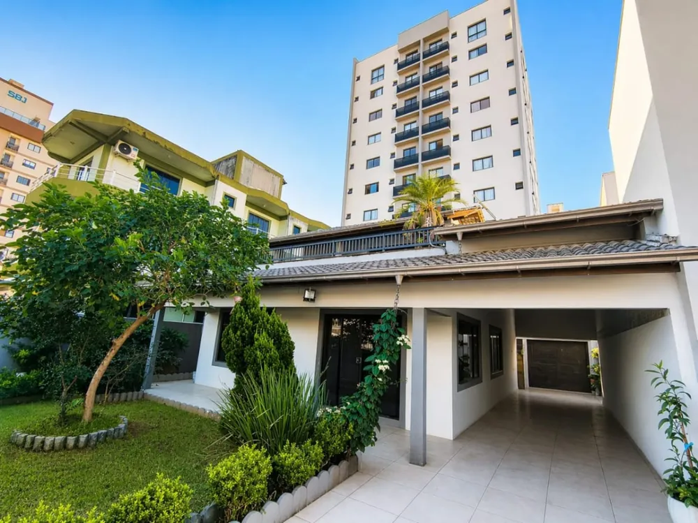 Casa, 3 quartos, 305 m² - Foto 1