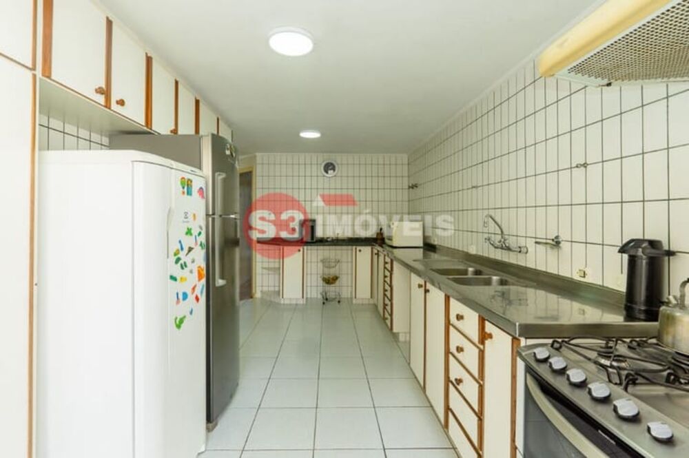 Casa à venda com 5 quartos, 288m² - Foto 6