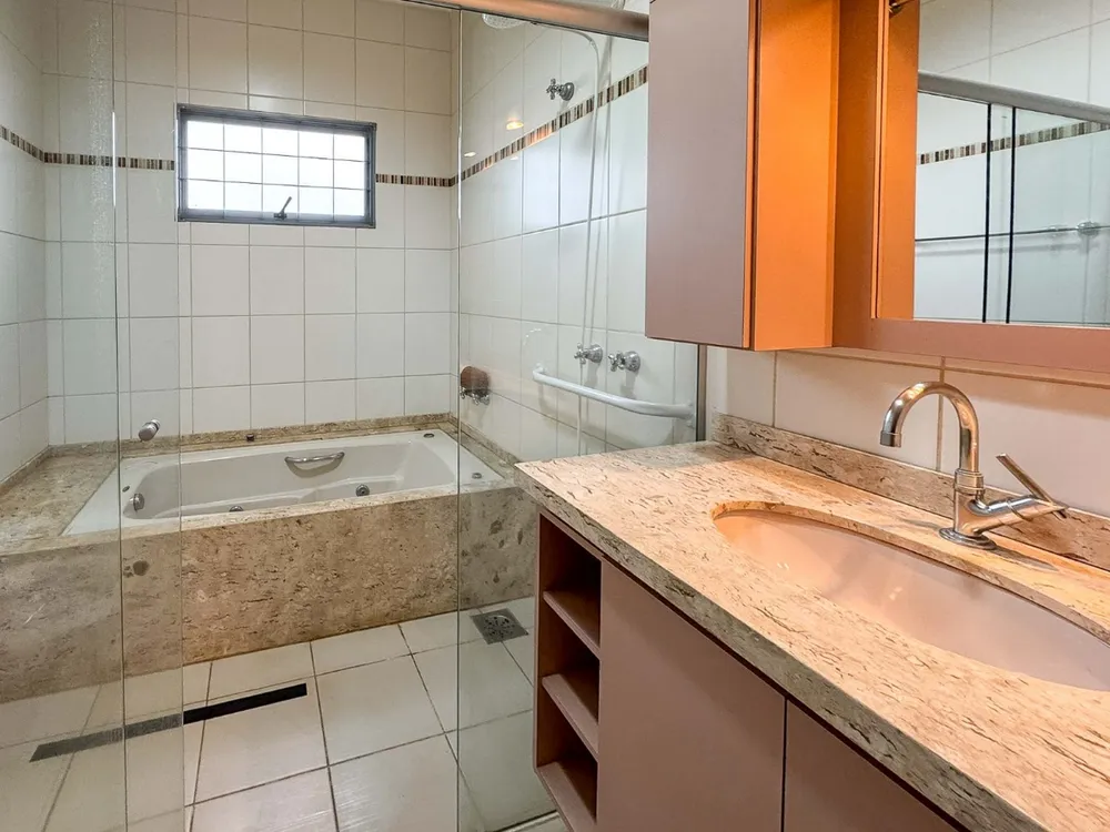Casa, 4 quartos, 346 m² - Foto 1