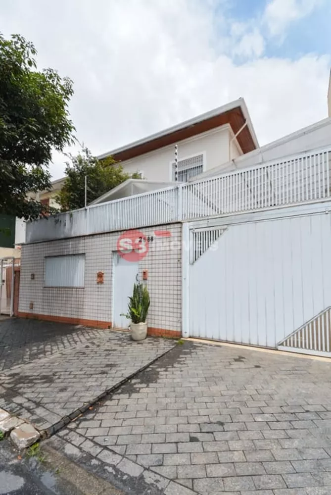 Casa à venda com 3 quartos, 200m² - Foto 1