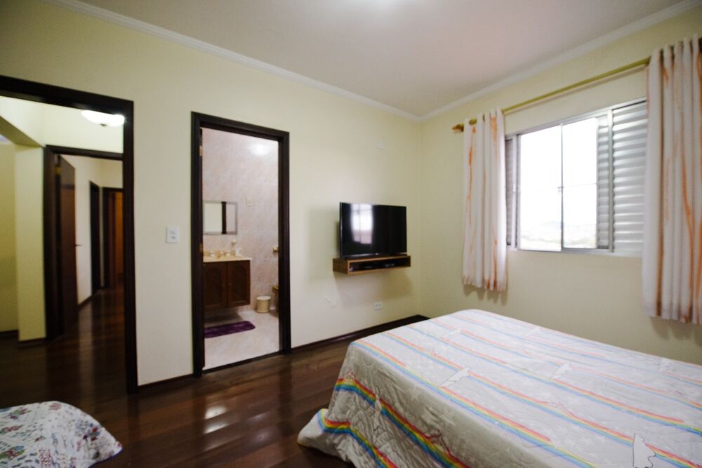 Casa, 5 quartos, 310 m² - Foto 4