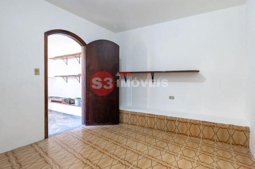 Casa à venda com 4 quartos, 297m² - Foto 2