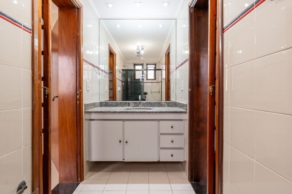 Apartamento à venda com 4 quartos, 220m² - Foto 4