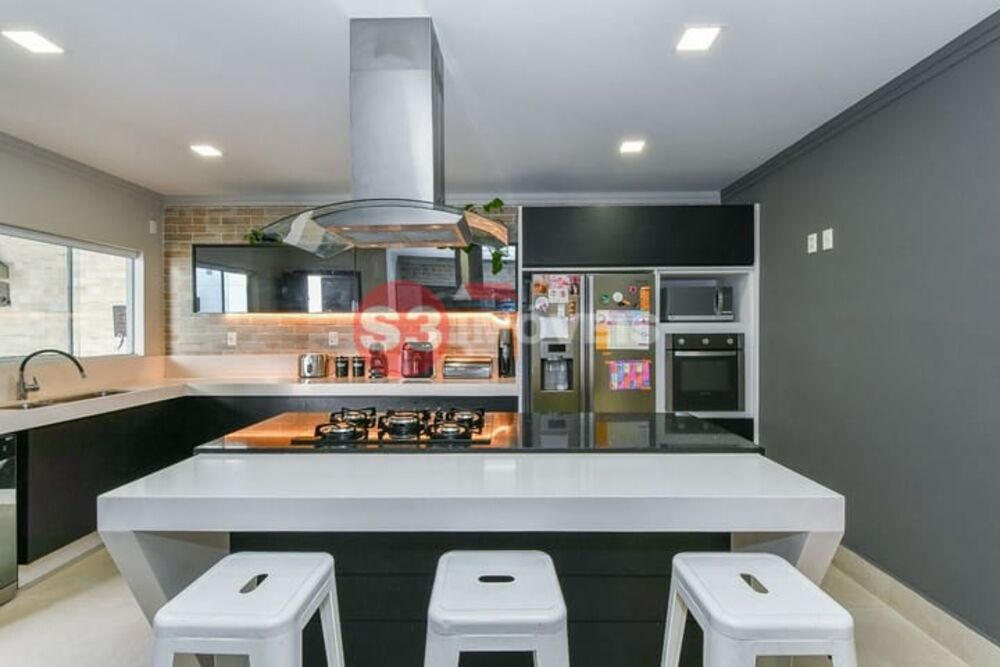 Casa, 4 quartos, 240 m² - Foto 2