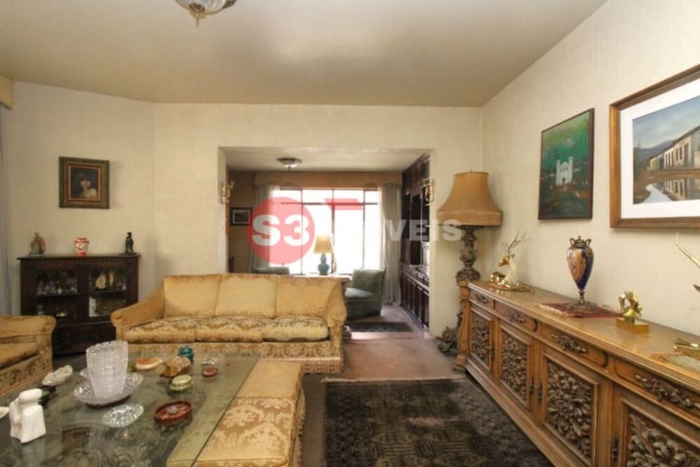 Casa à venda com 4 quartos, 350m² - Foto 1