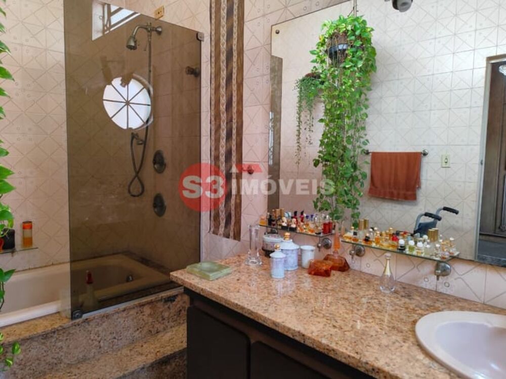 Casa à venda com 4 quartos, 350m² - Foto 17