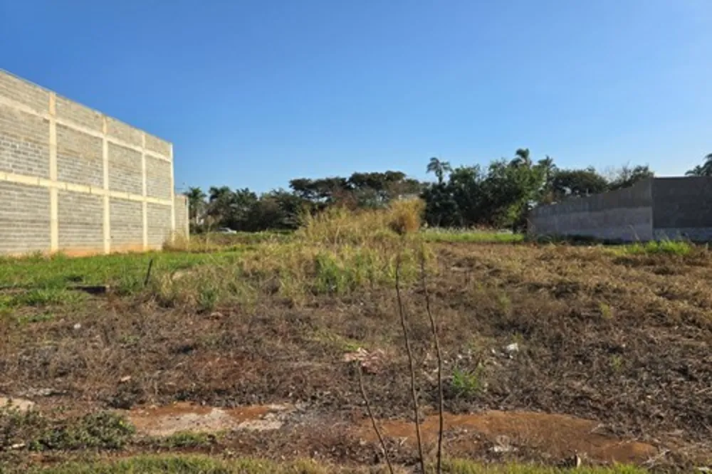 Loteamento e Condomínio, 300 m² - Foto 1