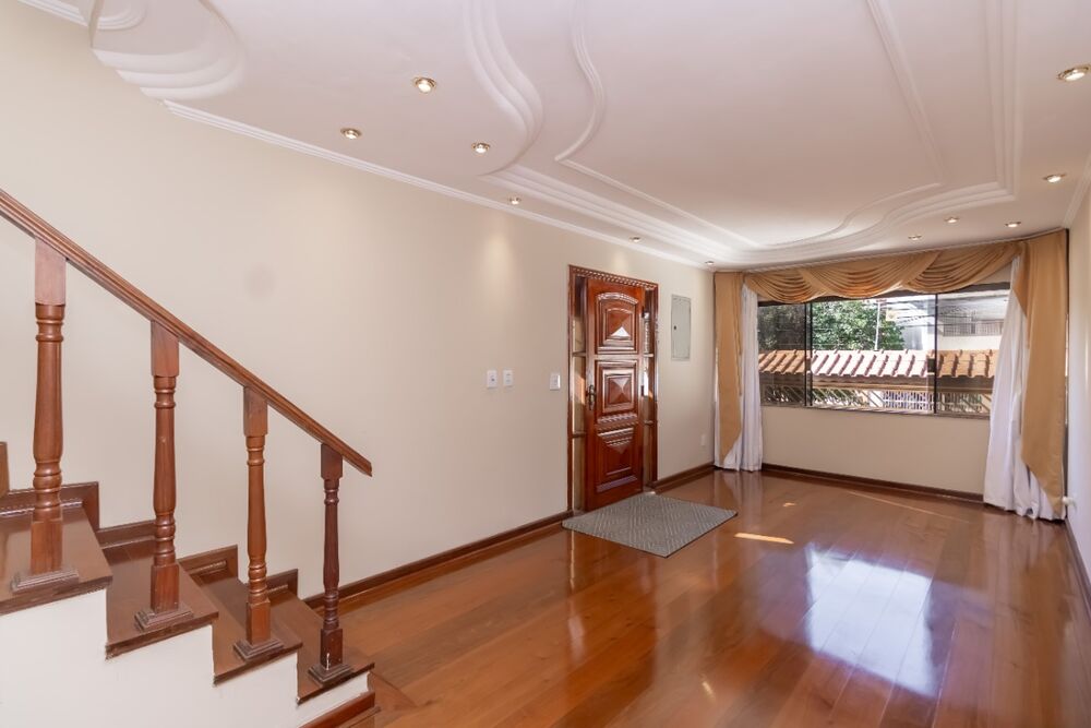 Casa, 3 quartos, 213 m² - Foto 1
