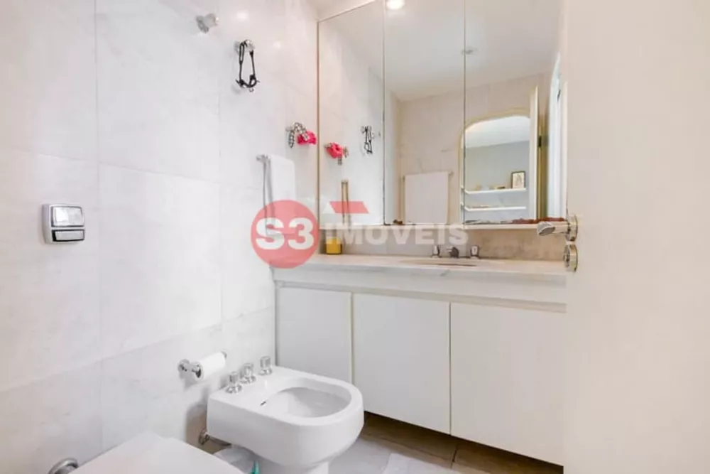 Apartamento à venda com 4 quartos, 362m² - Foto 2