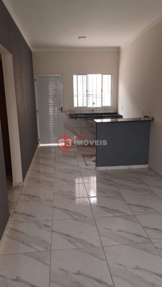 Casa à venda com 2 quartos, 50m² - Foto 3