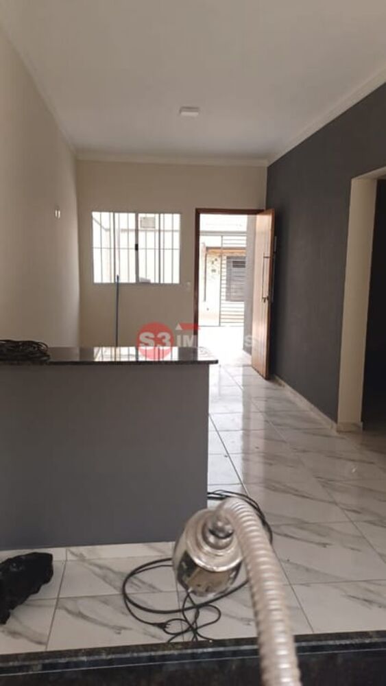 Casa à venda com 2 quartos, 50m² - Foto 2