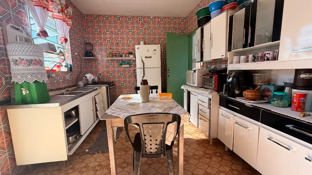 Casa, 6 quartos, 302 m² - Foto 1