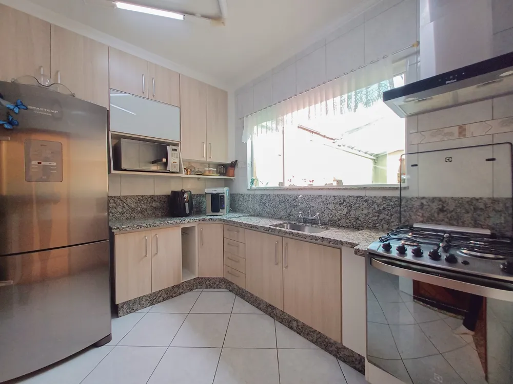 Sobrado, 3 quartos, 216 m² - Foto 1