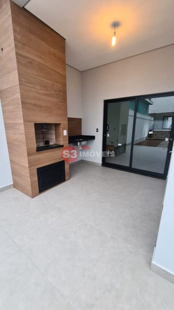 Casa, 3 quartos, 236 m² - Foto 1