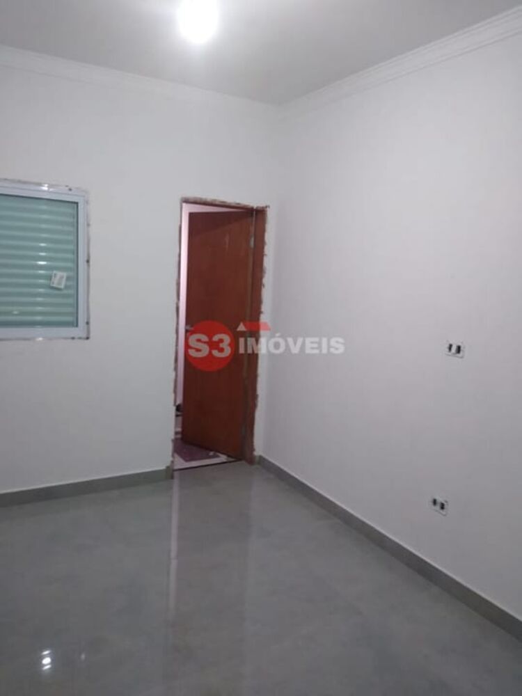 Casa à venda com 3 quartos, 100m² - Foto 2