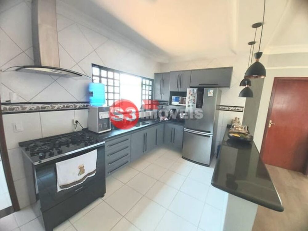 Casa à venda com 3 quartos, 177m² - Foto 9