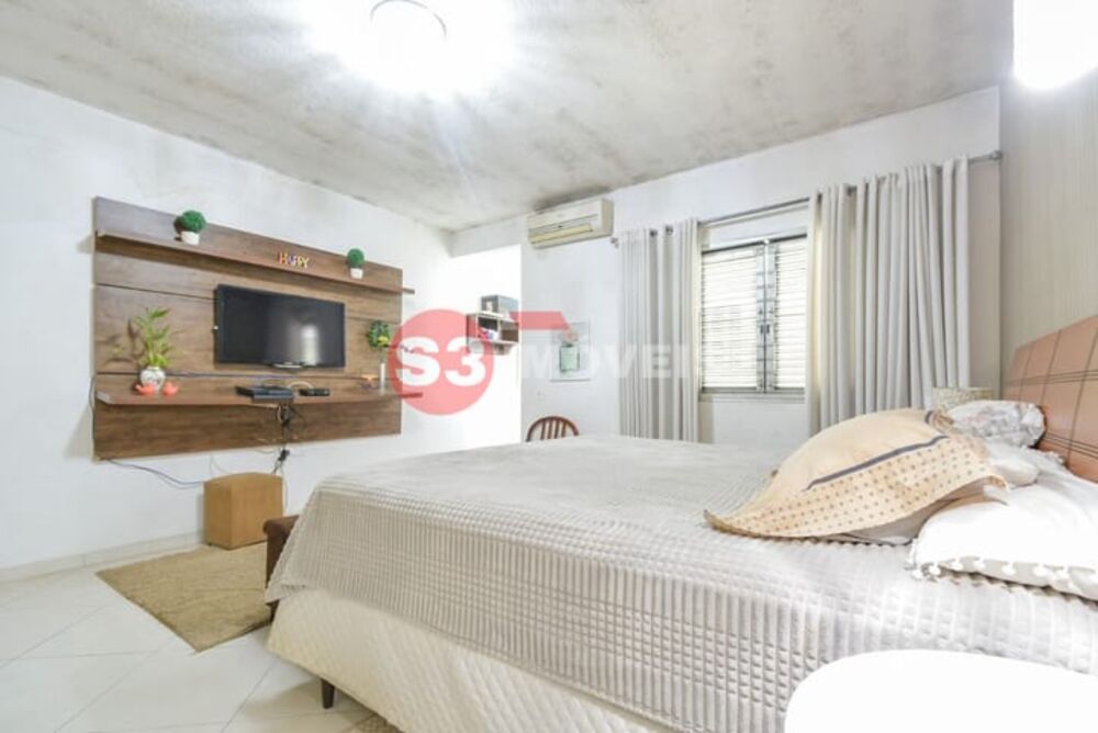 Casa, 4 quartos, 194 m² - Foto 1