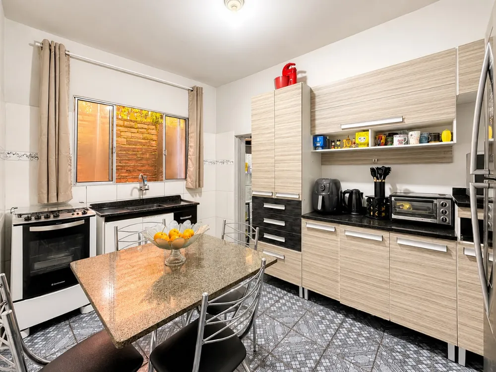 Casa, 4 quartos, 17557 m² - Foto 2
