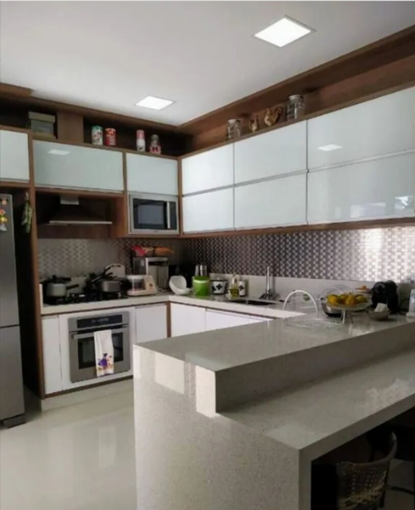 Casa de Condomínio à venda com 4 quartos, 236m² - Foto 3