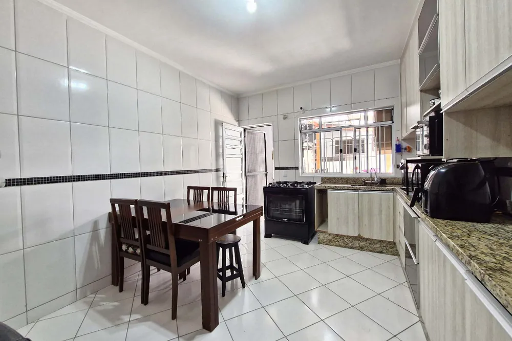 Casa, 4 quartos, 161 m² - Foto 2