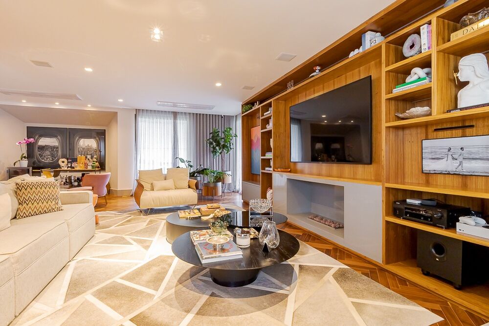 Apartamento à venda com 3 quartos, 195m² - Foto 2