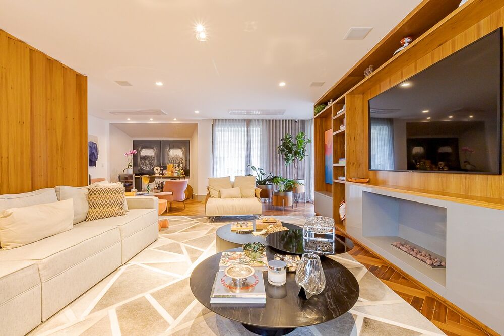 Apartamento à venda com 3 quartos, 195m² - Foto 1
