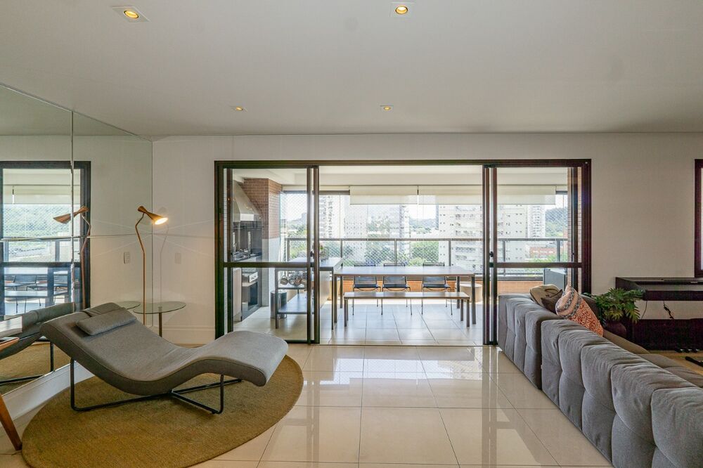 Apartamento à venda com 3 quartos, 167m² - Foto 1