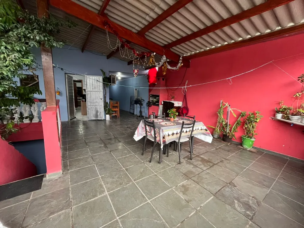Casa, 3 quartos, 220 m² - Foto 1