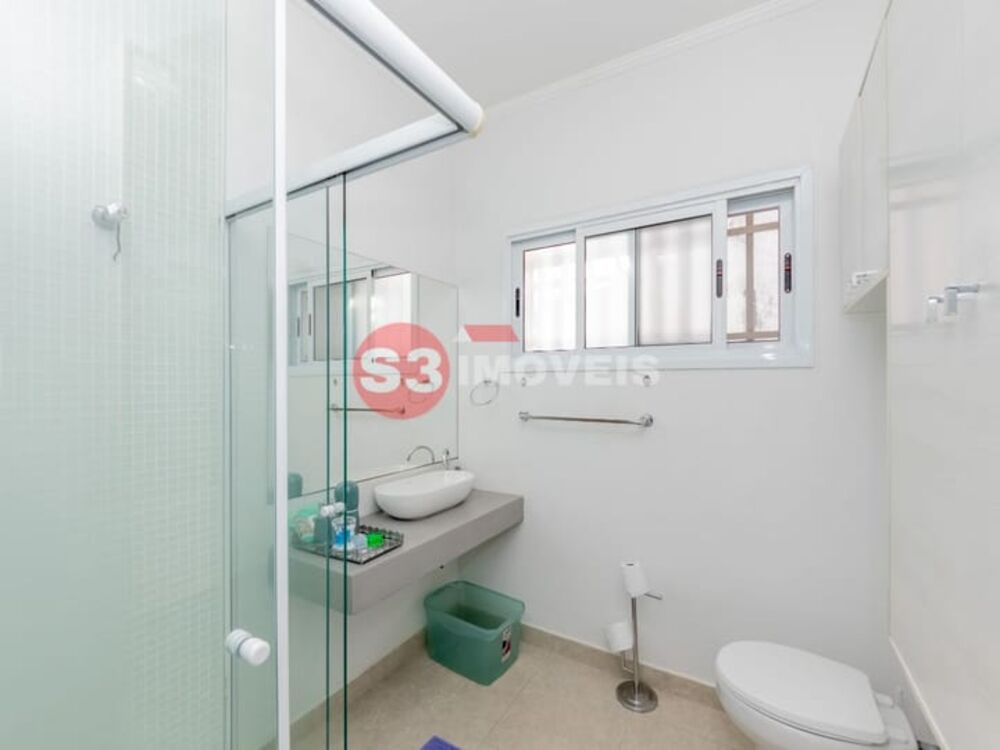 Casa à venda com 3 quartos, 180m² - Foto 1