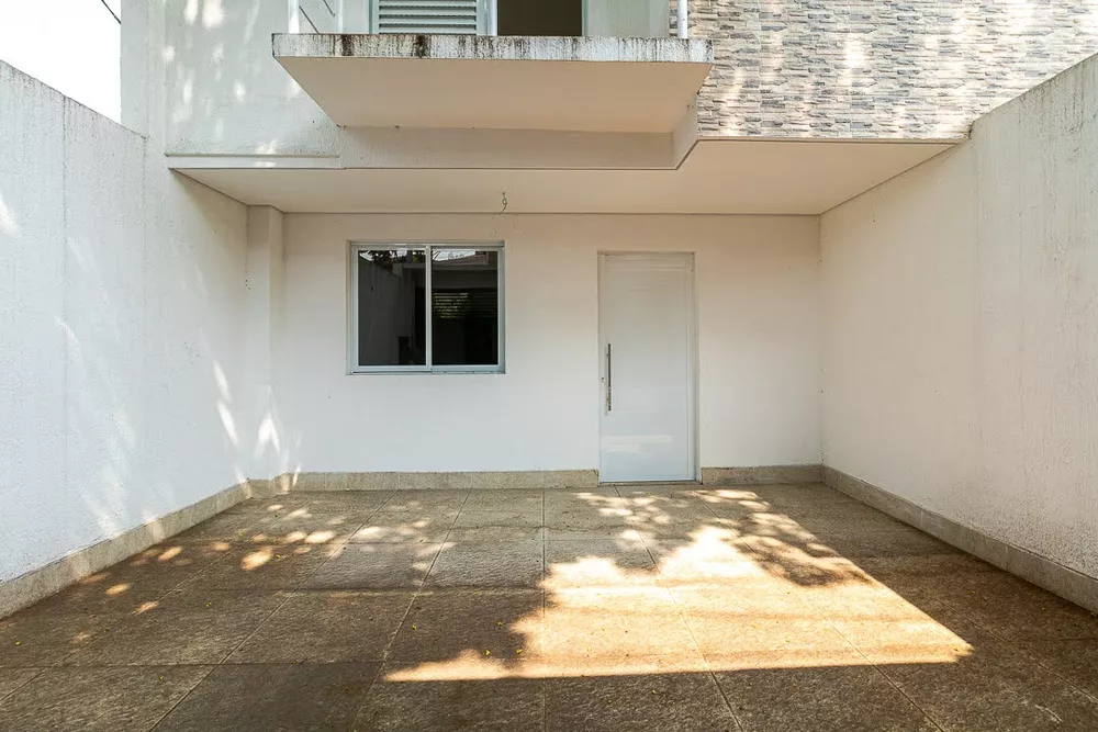 Casa à venda com 3 quartos, 90m² - Foto 2