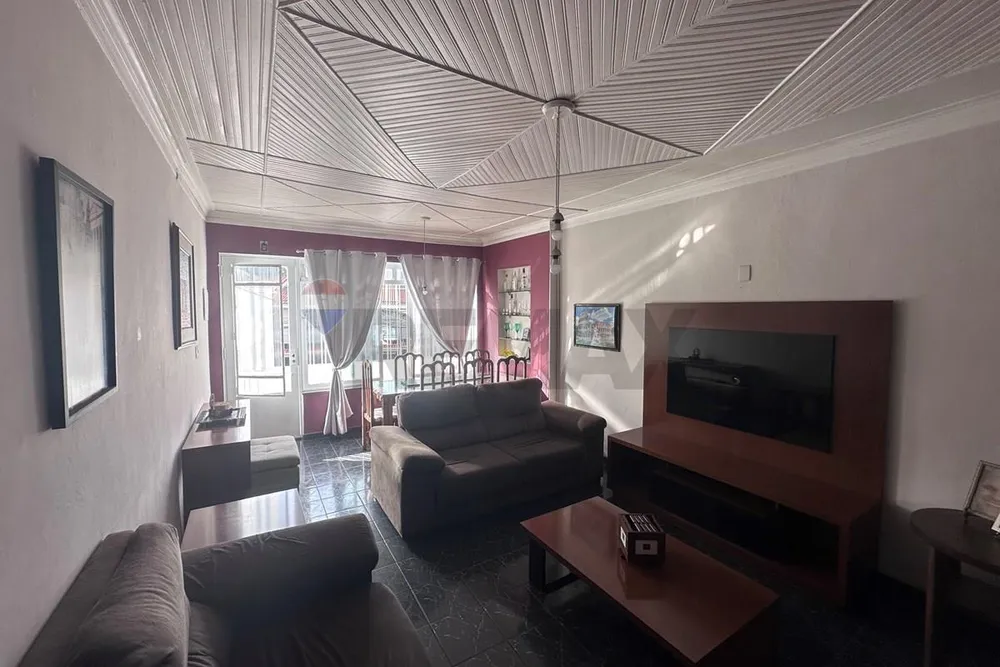 Casa, 3 quartos, 198 m² - Foto 1
